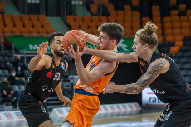 的传闻在各 的传闻在各